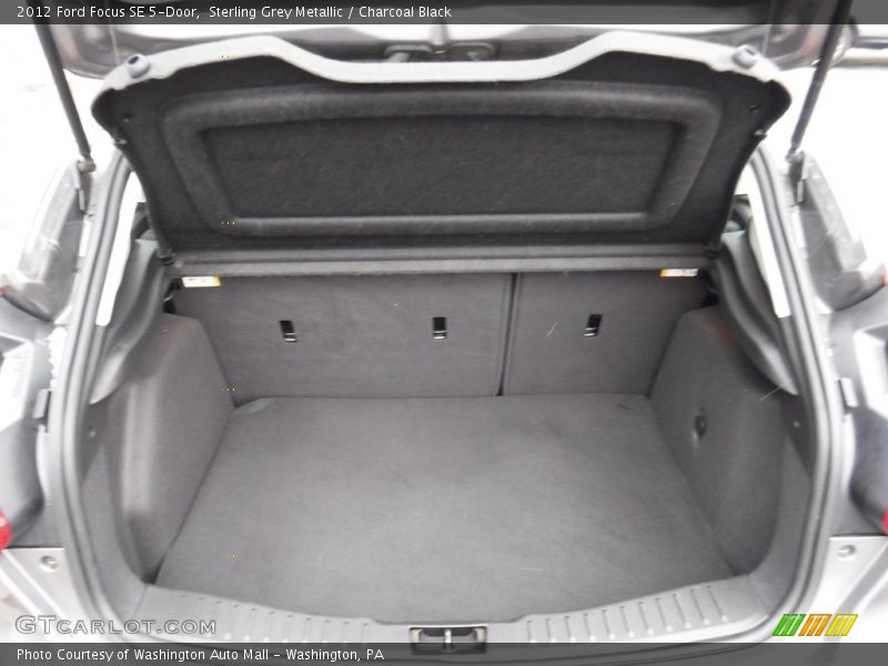 Sterling Grey Metallic / Charcoal Black 2012 Ford Focus SE 5-Door