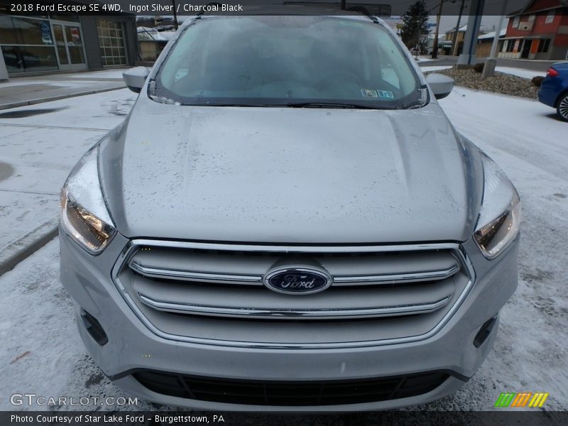 Ingot Silver / Charcoal Black 2018 Ford Escape SE 4WD