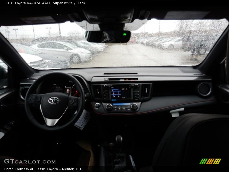 Super White / Black 2018 Toyota RAV4 SE AWD