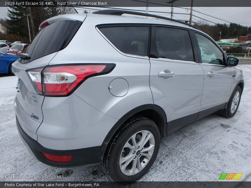 Ingot Silver / Charcoal Black 2018 Ford Escape SE 4WD