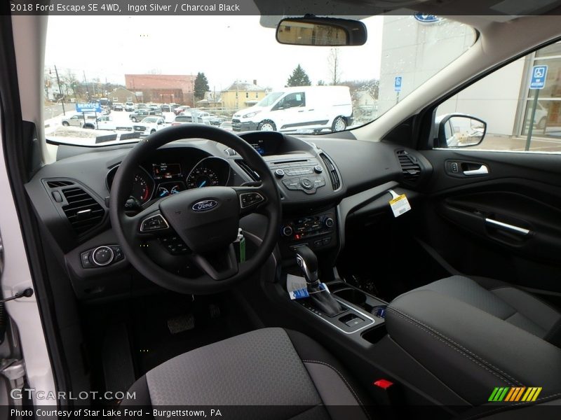 Ingot Silver / Charcoal Black 2018 Ford Escape SE 4WD