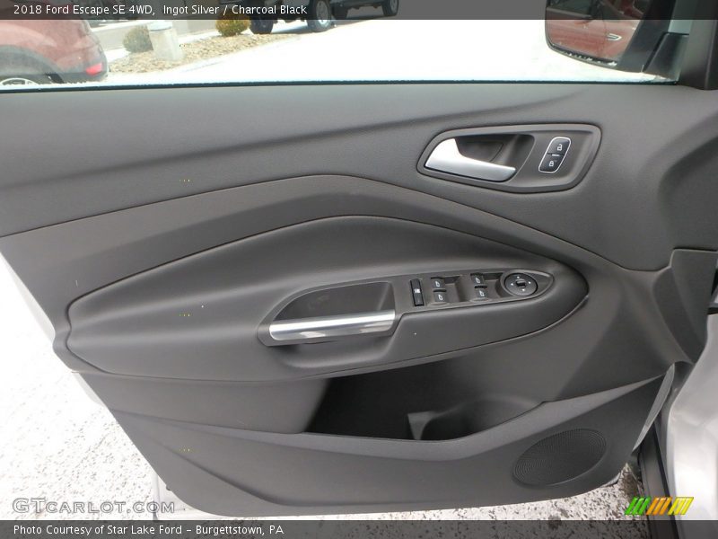 Ingot Silver / Charcoal Black 2018 Ford Escape SE 4WD