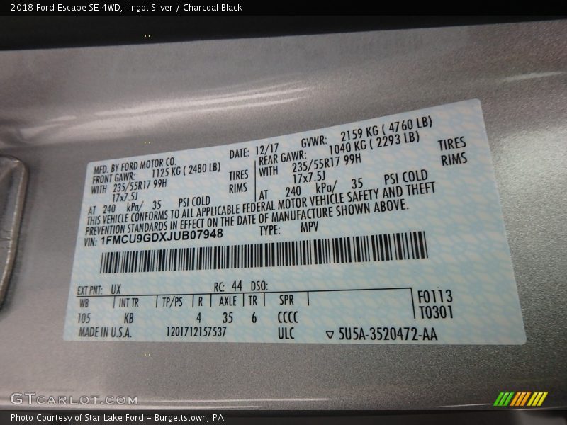 Ingot Silver / Charcoal Black 2018 Ford Escape SE 4WD