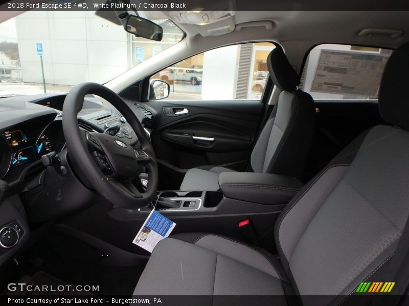 White Platinum / Charcoal Black 2018 Ford Escape SE 4WD