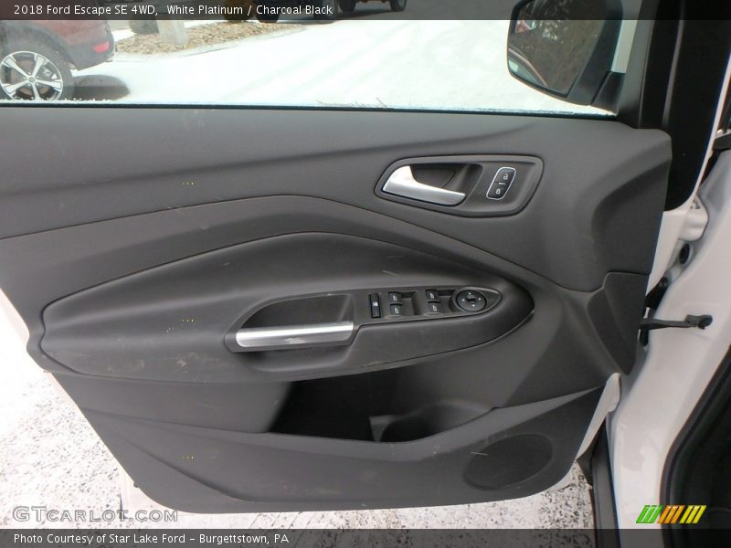 White Platinum / Charcoal Black 2018 Ford Escape SE 4WD