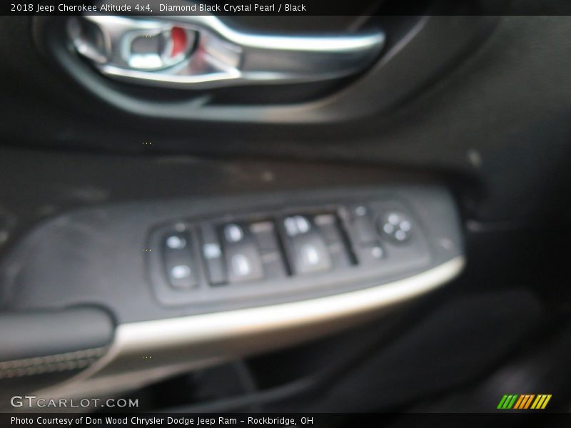 Diamond Black Crystal Pearl / Black 2018 Jeep Cherokee Altitude 4x4