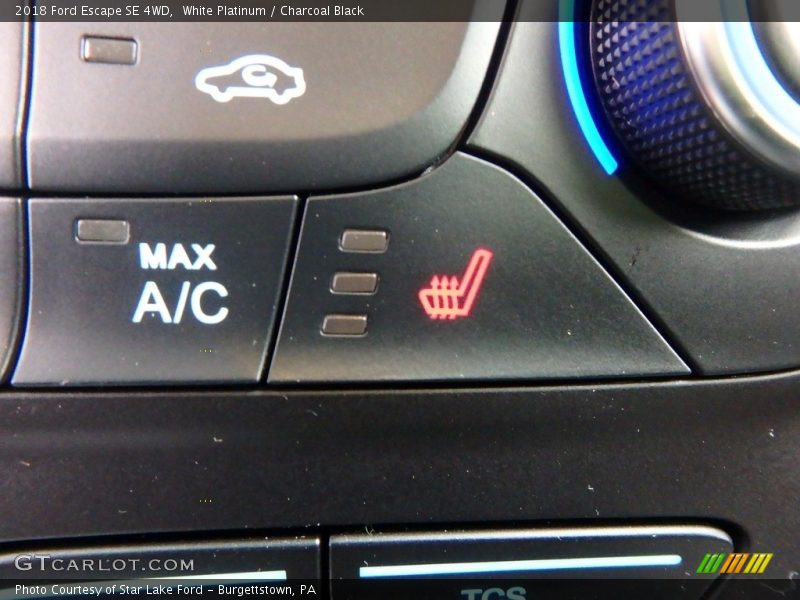 White Platinum / Charcoal Black 2018 Ford Escape SE 4WD
