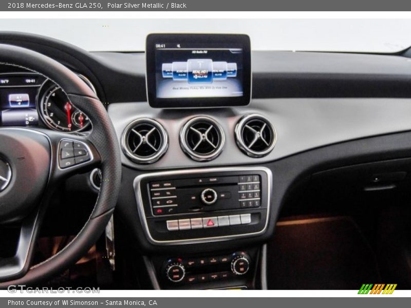 Polar Silver Metallic / Black 2018 Mercedes-Benz GLA 250
