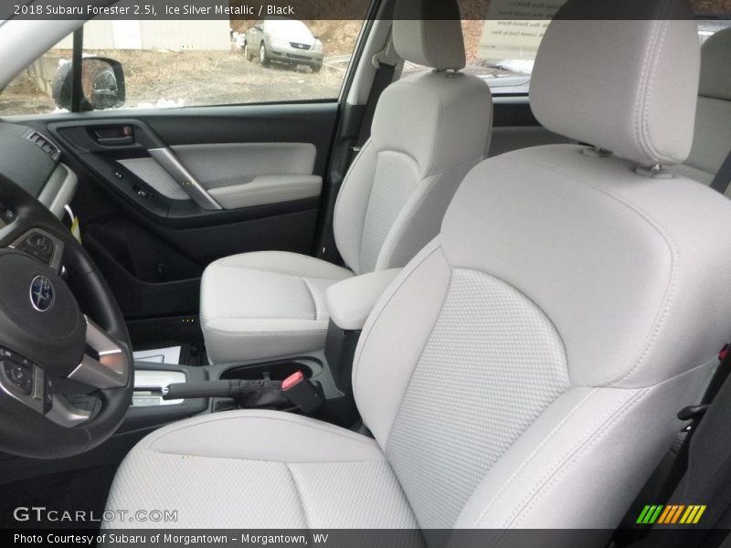 Ice Silver Metallic / Black 2018 Subaru Forester 2.5i