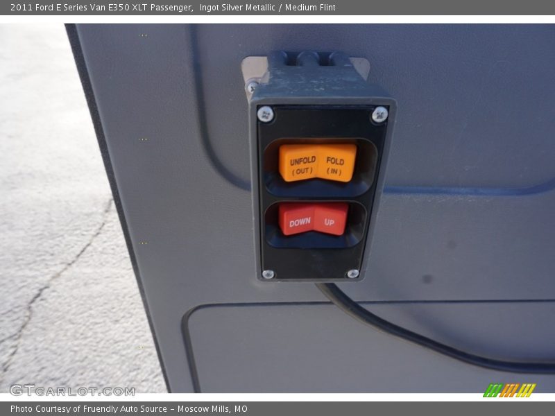 Ingot Silver Metallic / Medium Flint 2011 Ford E Series Van E350 XLT Passenger