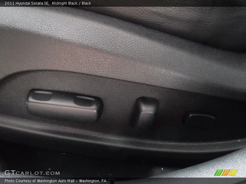 Midnight Black / Black 2011 Hyundai Sonata SE