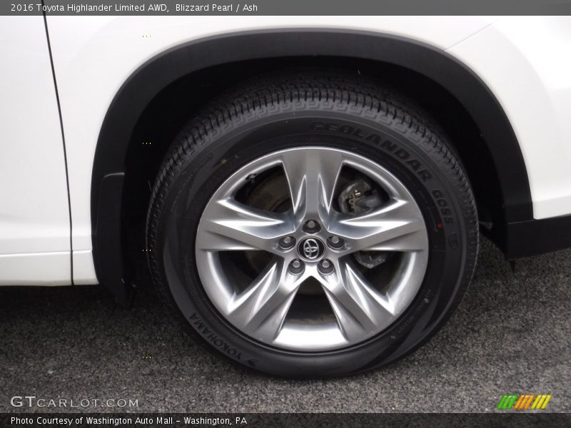 Blizzard Pearl / Ash 2016 Toyota Highlander Limited AWD