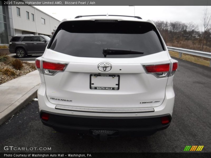 Blizzard Pearl / Ash 2016 Toyota Highlander Limited AWD