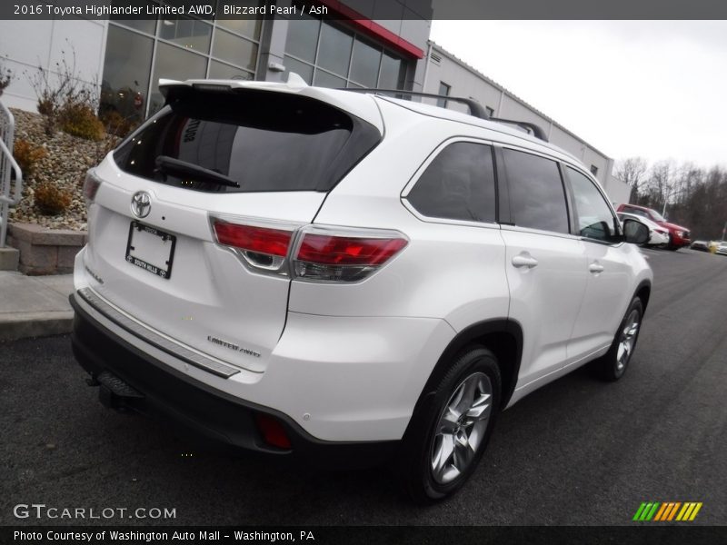 Blizzard Pearl / Ash 2016 Toyota Highlander Limited AWD