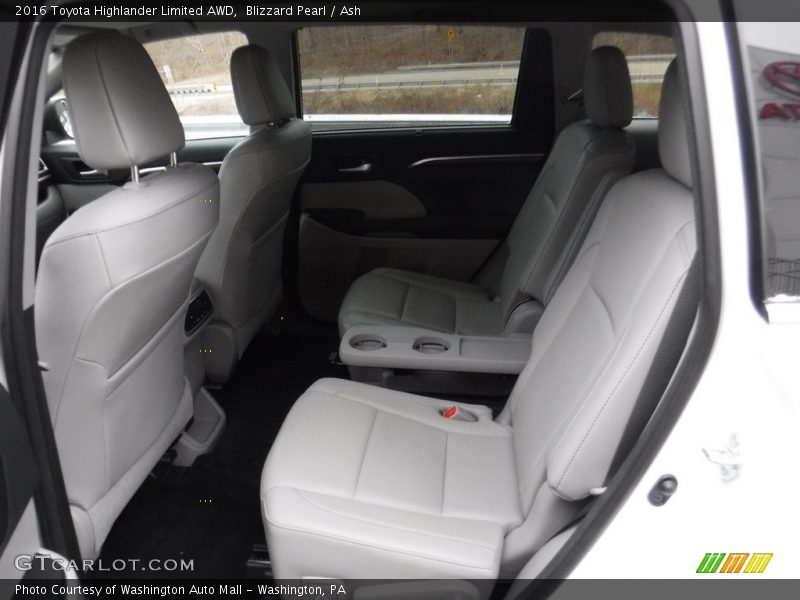 Blizzard Pearl / Ash 2016 Toyota Highlander Limited AWD