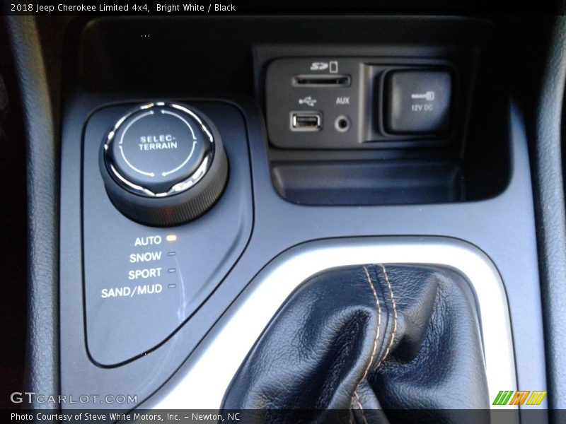 Bright White / Black 2018 Jeep Cherokee Limited 4x4