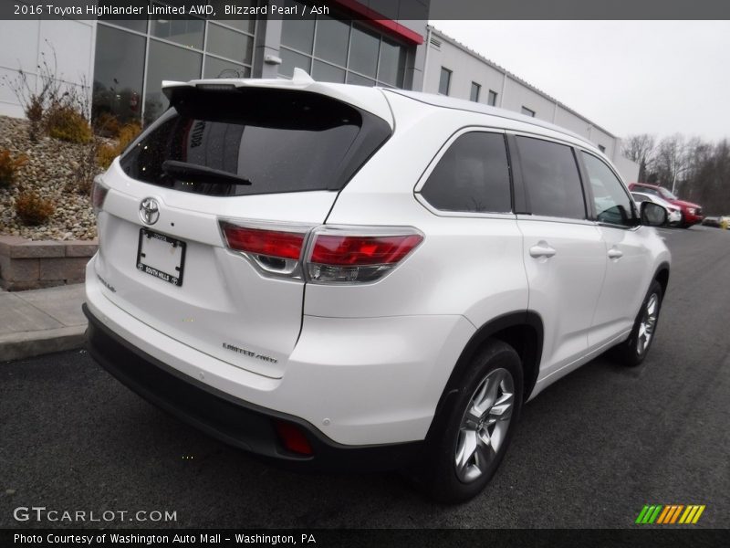 Blizzard Pearl / Ash 2016 Toyota Highlander Limited AWD