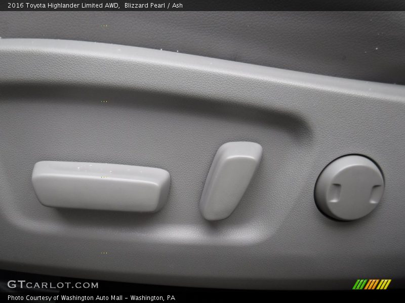 Blizzard Pearl / Ash 2016 Toyota Highlander Limited AWD