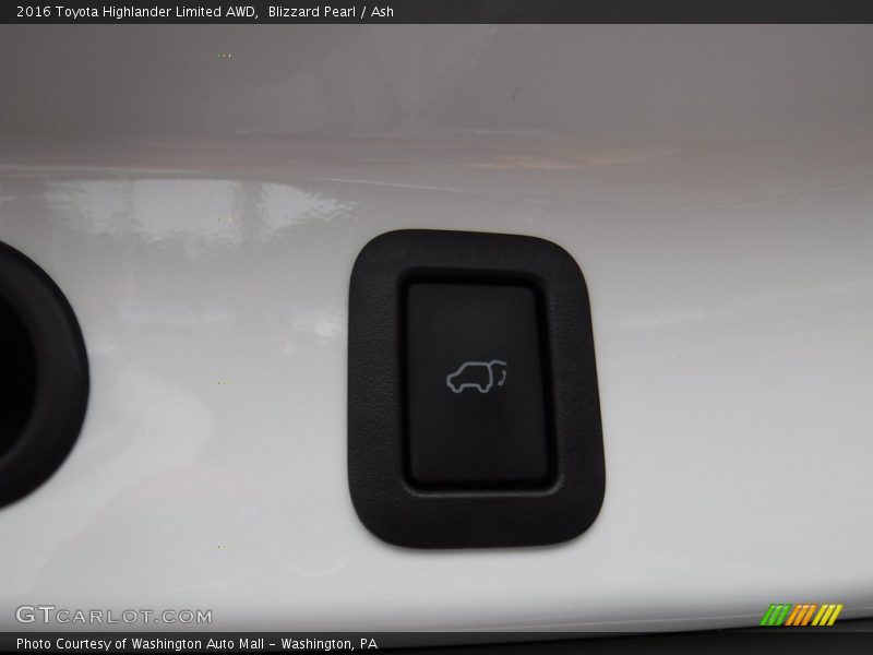 Blizzard Pearl / Ash 2016 Toyota Highlander Limited AWD
