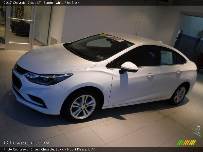 Summit White / Jet Black 2017 Chevrolet Cruze LT