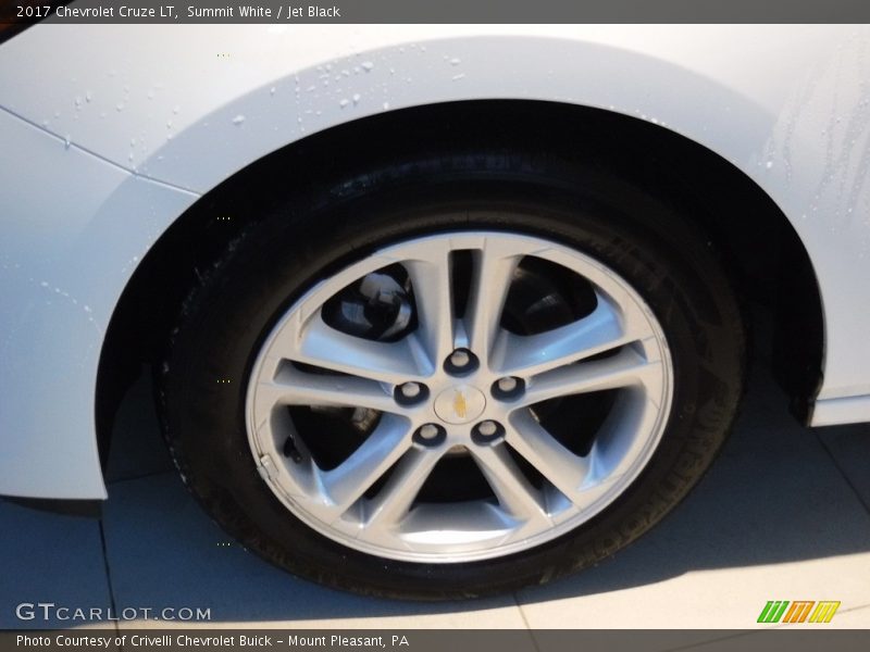Summit White / Jet Black 2017 Chevrolet Cruze LT