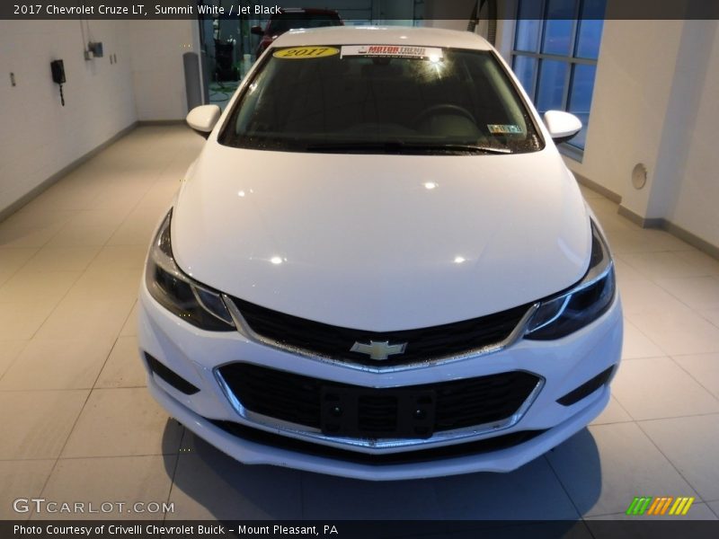 Summit White / Jet Black 2017 Chevrolet Cruze LT