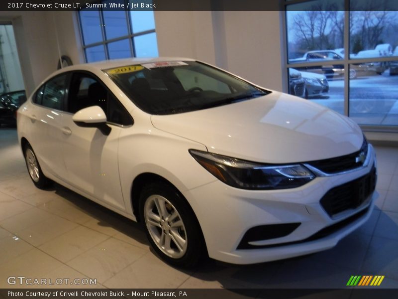 Summit White / Jet Black 2017 Chevrolet Cruze LT