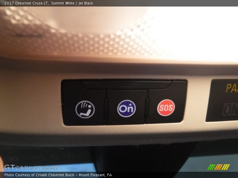 Summit White / Jet Black 2017 Chevrolet Cruze LT