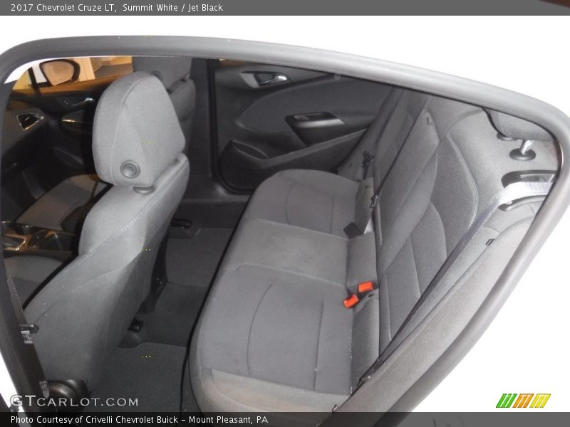 Summit White / Jet Black 2017 Chevrolet Cruze LT