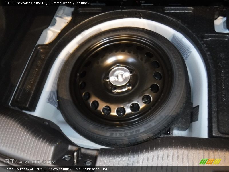 Summit White / Jet Black 2017 Chevrolet Cruze LT