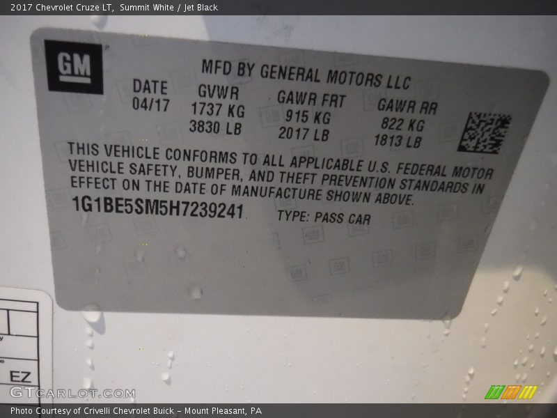 Summit White / Jet Black 2017 Chevrolet Cruze LT
