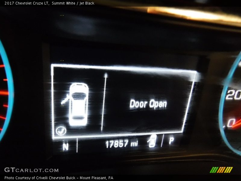 Summit White / Jet Black 2017 Chevrolet Cruze LT