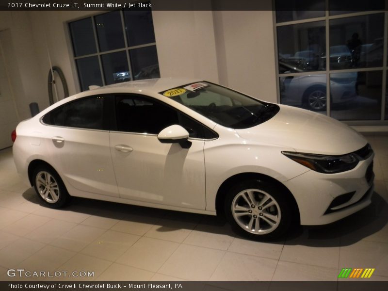 Summit White / Jet Black 2017 Chevrolet Cruze LT