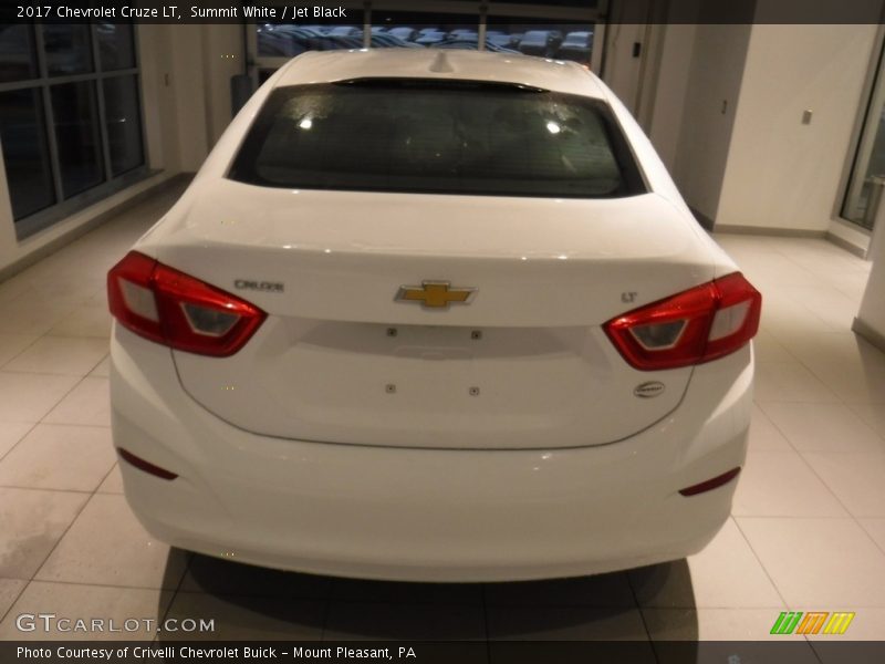 Summit White / Jet Black 2017 Chevrolet Cruze LT