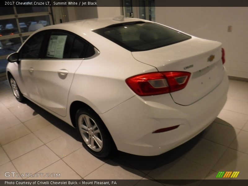 Summit White / Jet Black 2017 Chevrolet Cruze LT
