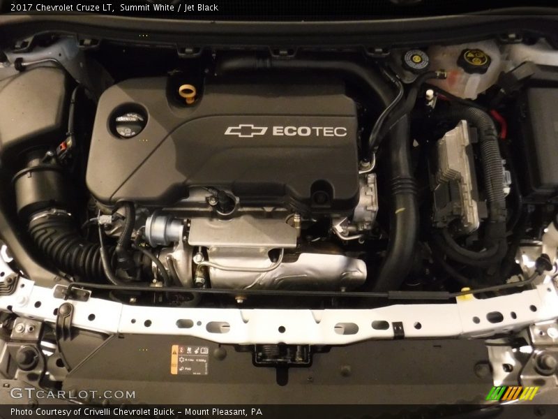 Summit White / Jet Black 2017 Chevrolet Cruze LT