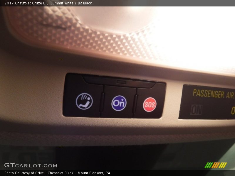 Summit White / Jet Black 2017 Chevrolet Cruze LT