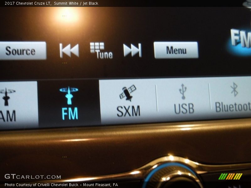 Summit White / Jet Black 2017 Chevrolet Cruze LT