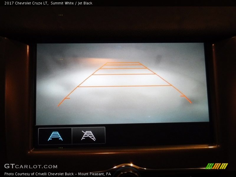 Summit White / Jet Black 2017 Chevrolet Cruze LT