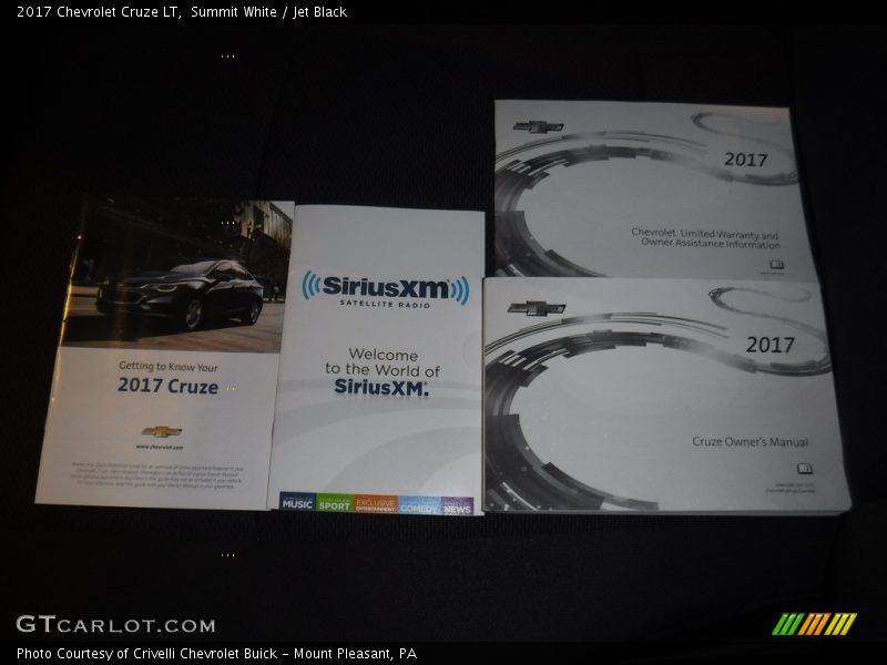 Summit White / Jet Black 2017 Chevrolet Cruze LT