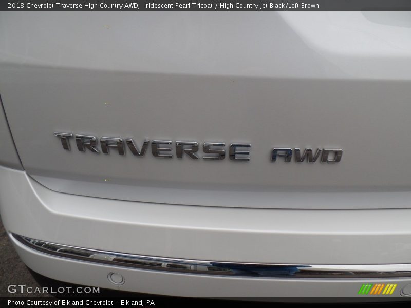 Iridescent Pearl Tricoat / High Country Jet Black/Loft Brown 2018 Chevrolet Traverse High Country AWD