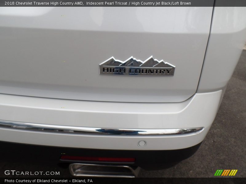 Iridescent Pearl Tricoat / High Country Jet Black/Loft Brown 2018 Chevrolet Traverse High Country AWD