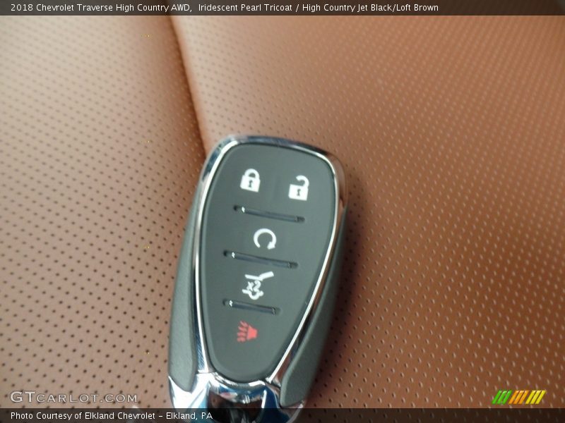Iridescent Pearl Tricoat / High Country Jet Black/Loft Brown 2018 Chevrolet Traverse High Country AWD