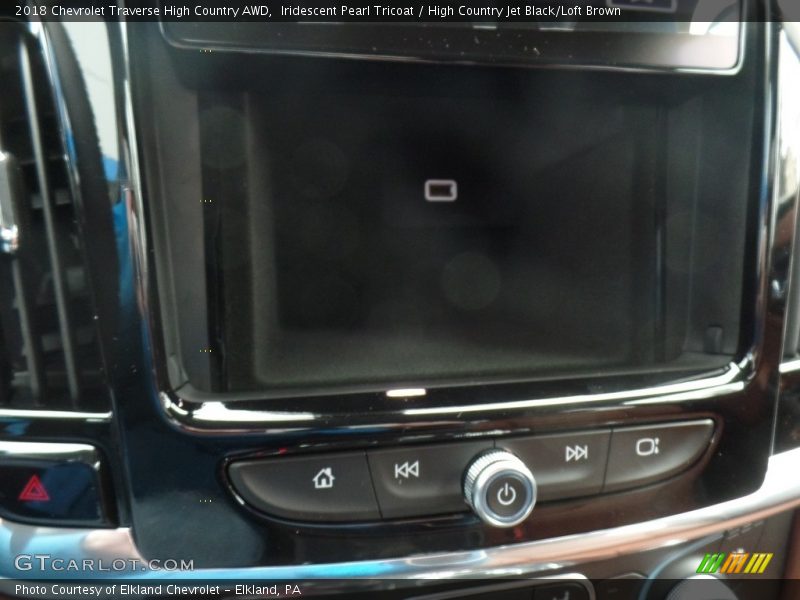 Iridescent Pearl Tricoat / High Country Jet Black/Loft Brown 2018 Chevrolet Traverse High Country AWD