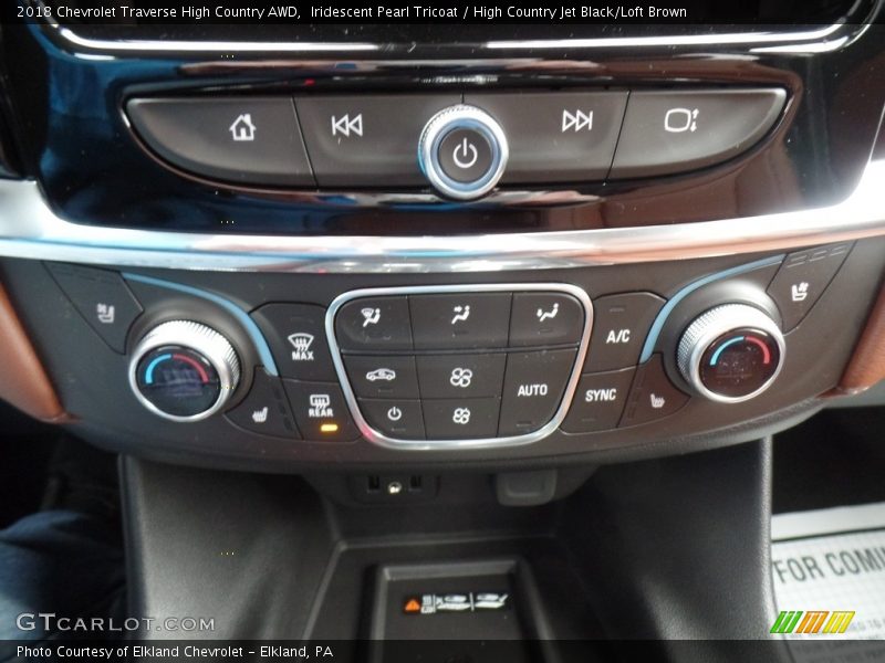 Iridescent Pearl Tricoat / High Country Jet Black/Loft Brown 2018 Chevrolet Traverse High Country AWD