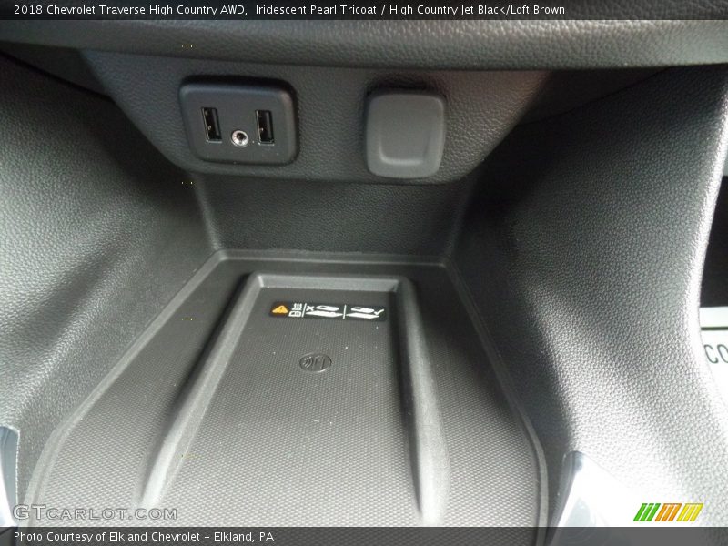 Iridescent Pearl Tricoat / High Country Jet Black/Loft Brown 2018 Chevrolet Traverse High Country AWD