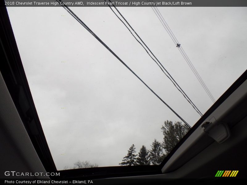 Iridescent Pearl Tricoat / High Country Jet Black/Loft Brown 2018 Chevrolet Traverse High Country AWD