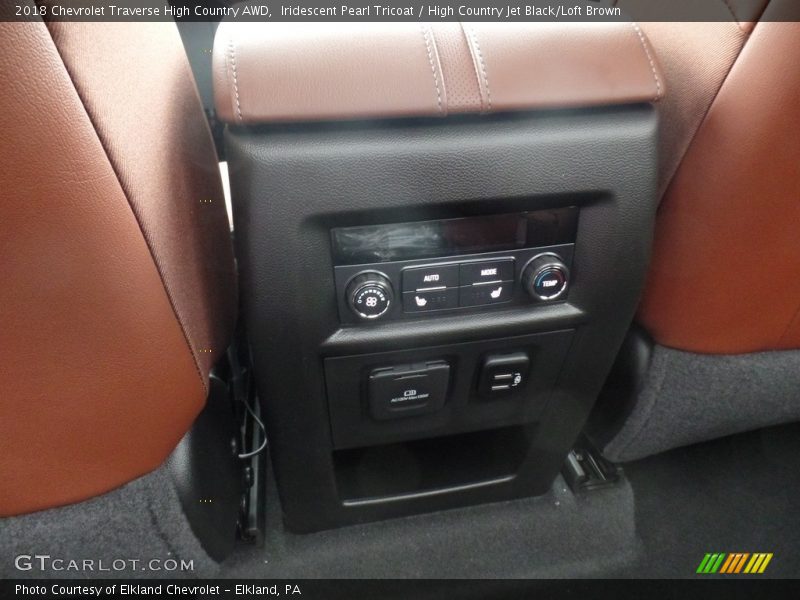 Iridescent Pearl Tricoat / High Country Jet Black/Loft Brown 2018 Chevrolet Traverse High Country AWD