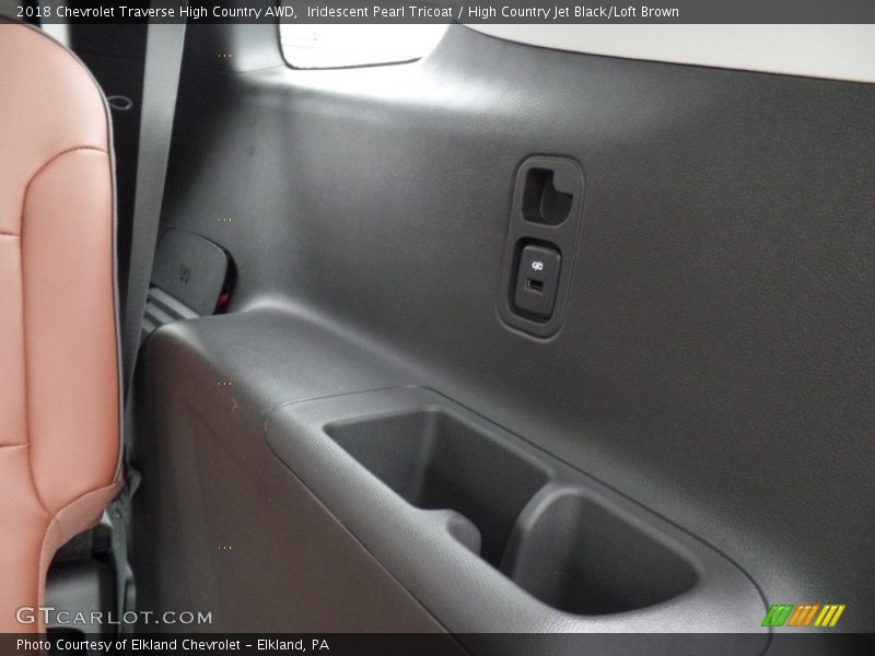Iridescent Pearl Tricoat / High Country Jet Black/Loft Brown 2018 Chevrolet Traverse High Country AWD