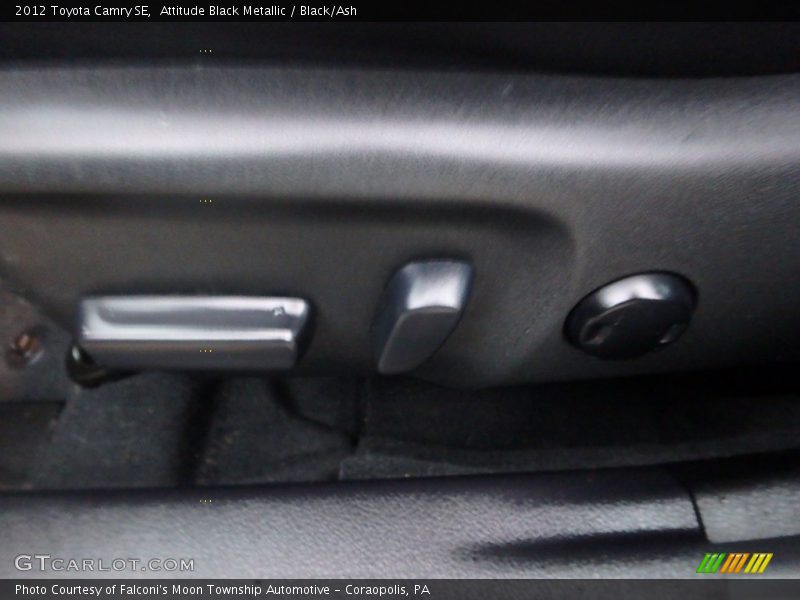 Attitude Black Metallic / Black/Ash 2012 Toyota Camry SE